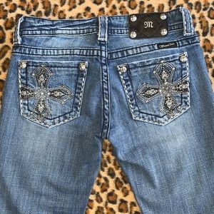 Miss Me 27, stretch med wash bootcut, fits smaller